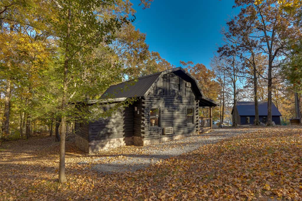 Access to Community Marina! Lake-View Murray Cabin