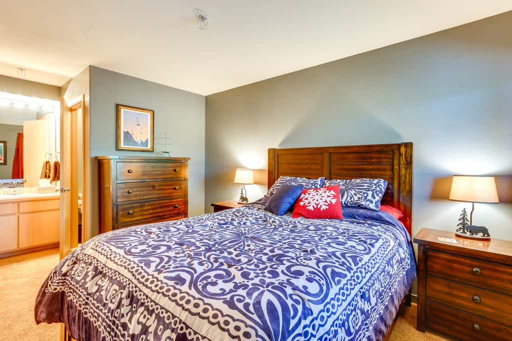 Stunning Mountain Views: Silverthorne Condo!