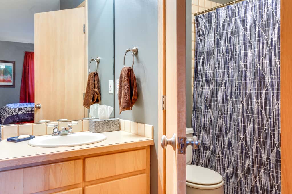 Stunning Mountain Views: Silverthorne Condo!
