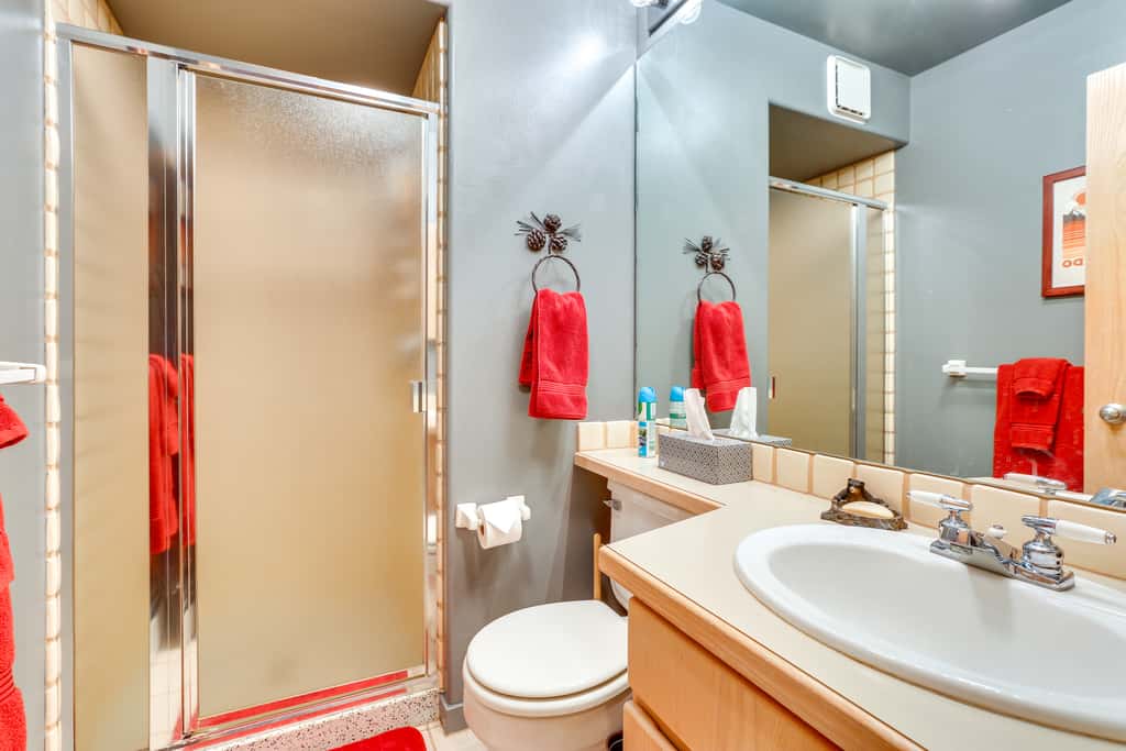 Stunning Mountain Views: Silverthorne Condo!