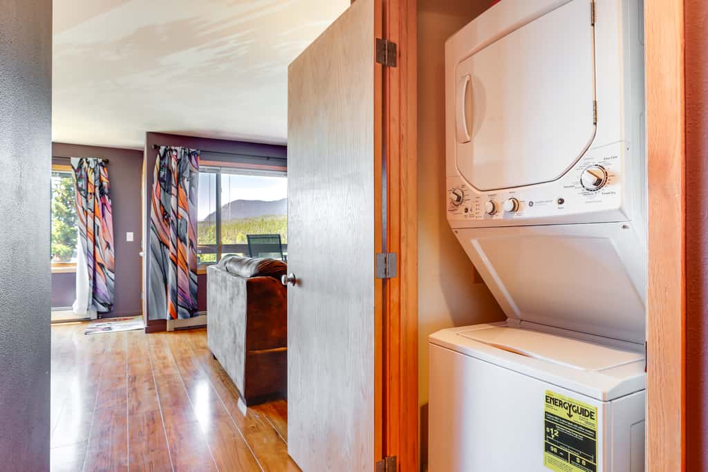 Stunning Mountain Views: Silverthorne Condo!