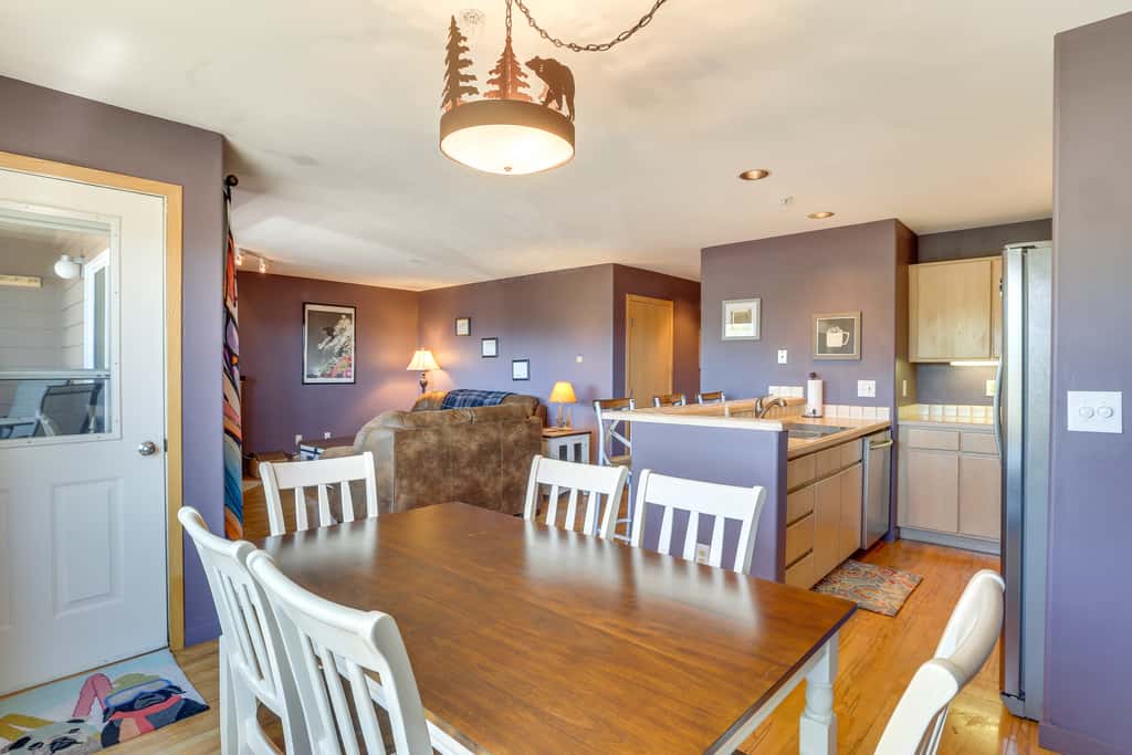 Stunning Mountain Views: Silverthorne Condo!