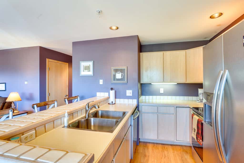 Stunning Mountain Views: Silverthorne Condo!