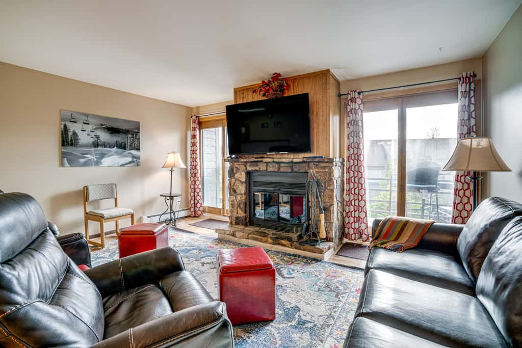 Silverthorne Condo: New Pool & Hot Tub + Fireplace