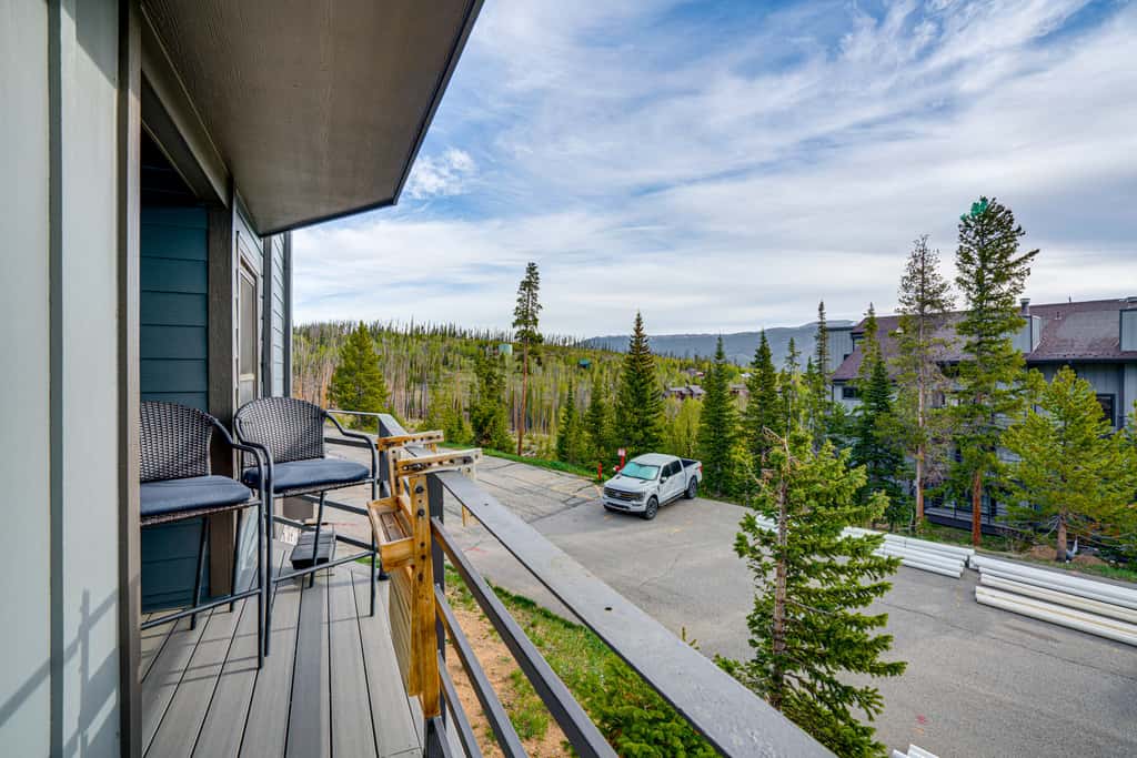 Silverthorne Condo: New Pool & Hot Tub + Fireplace
