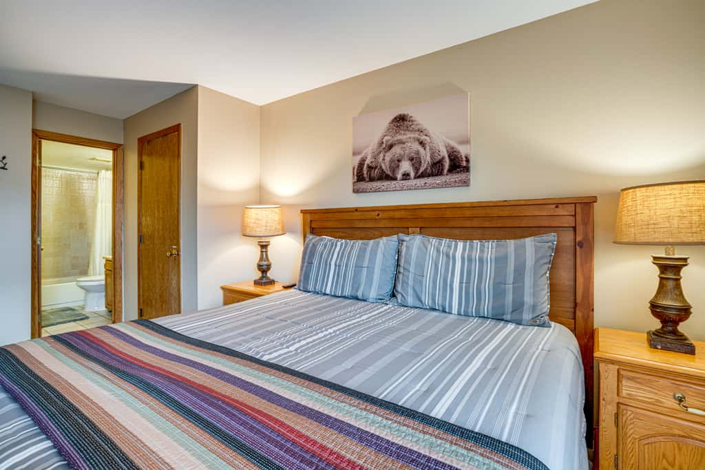 Silverthorne Condo: New Pool & Hot Tub + Fireplace