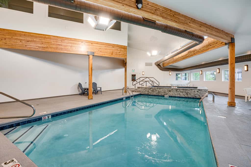 Silverthorne Condo: New Pool & Hot Tub + Fireplace