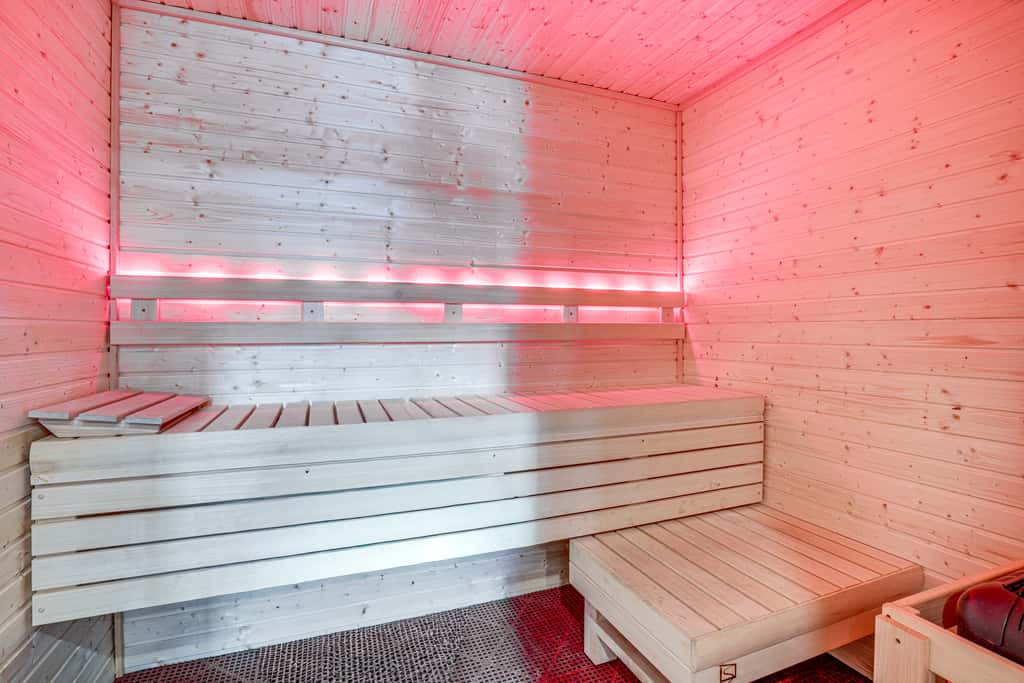 Silverthorne Condo: New Pool & Hot Tub + Fireplace