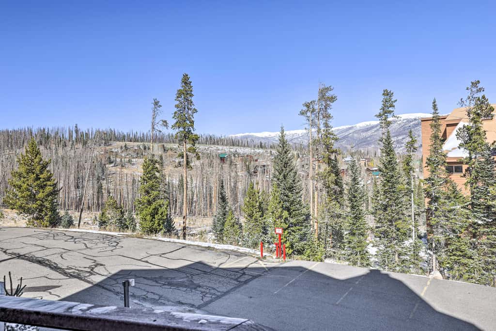 Silverthorne Condo: New Pool & Hot Tub + Fireplace