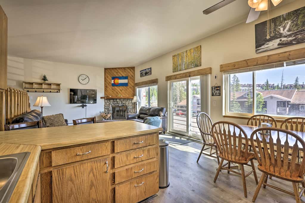Silverthorne Condo w/ Views ~ 11 Mi to Ski Slopes