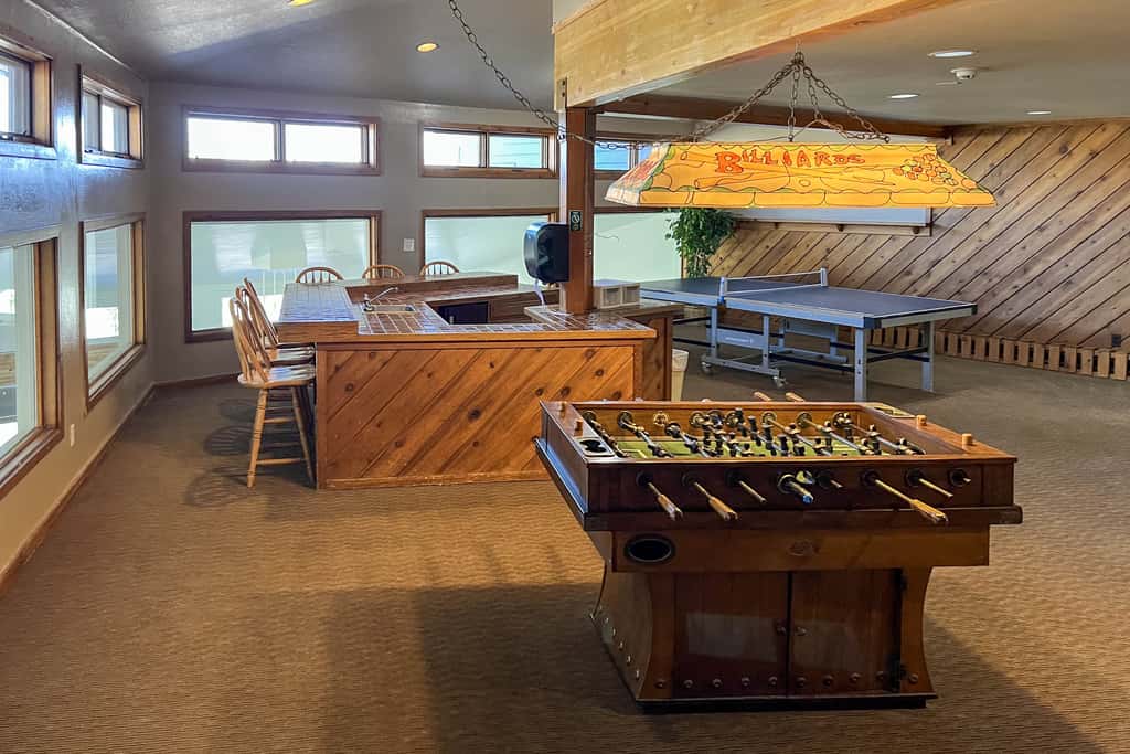 Silverthorne Condo w/ Views ~ 11 Mi to Ski Slopes