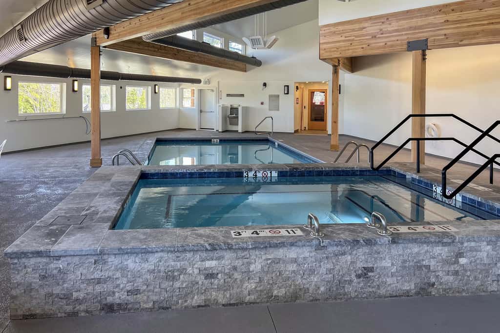 Silverthorne Condo w/ Views ~ 11 Mi to Ski Slopes