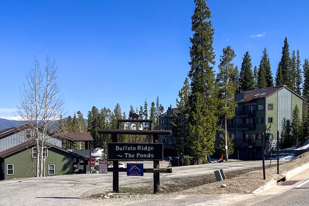 Silverthorne Condo w/ Views ~ 11 Mi to Ski Slopes