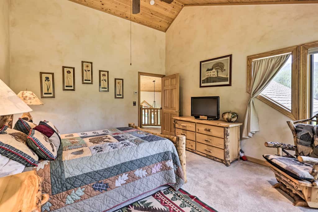 Alpine Escape w/ Mtn Views in Blue River!