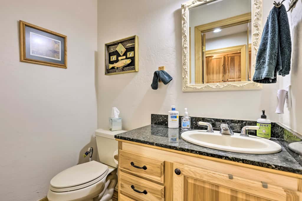 Alpine Escape w/ Mtn Views in Blue River!