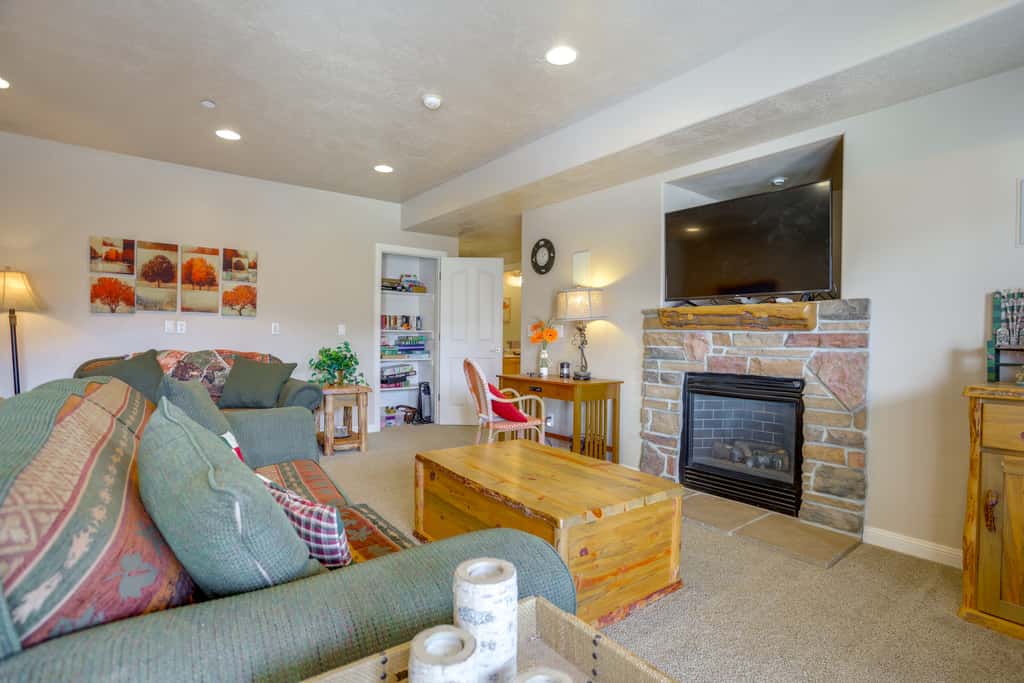 High-End Huntsville Condo w/ Private Hot Tub!