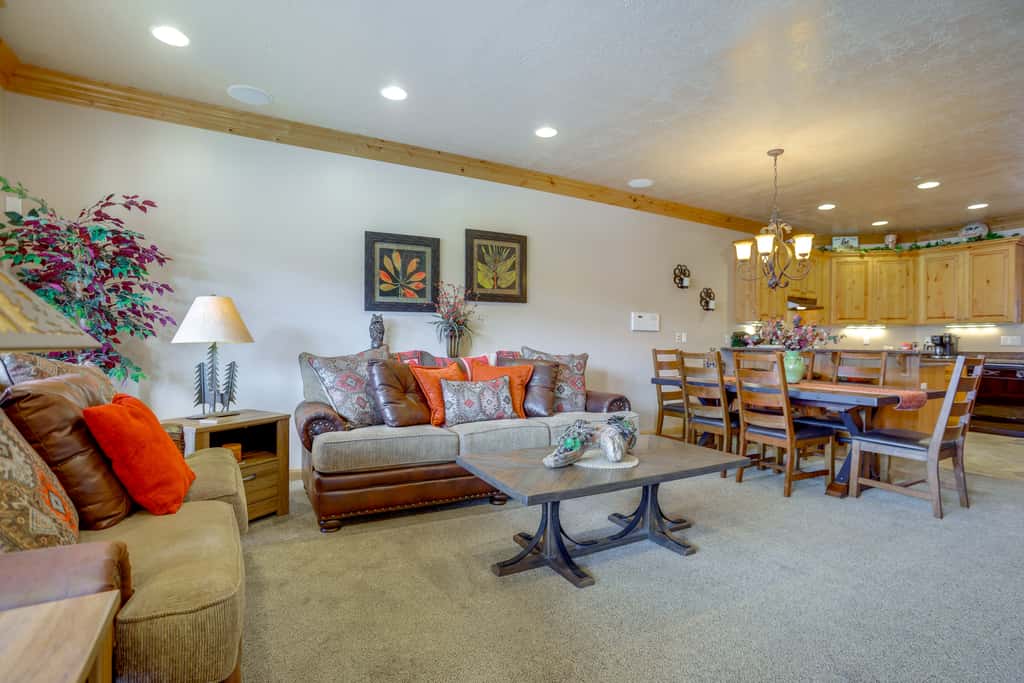 High-End Huntsville Condo w/ Private Hot Tub!
