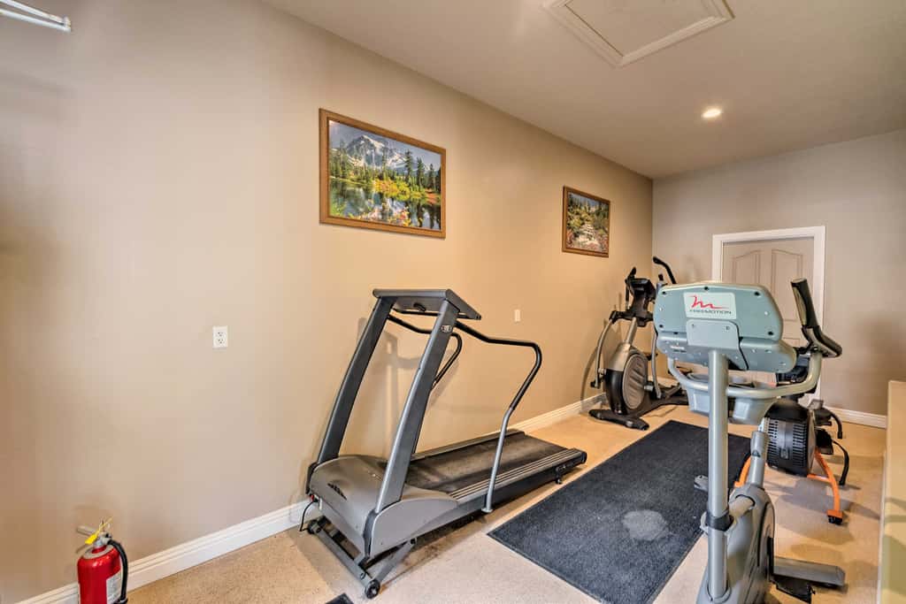 High-End Huntsville Condo w/ Private Hot Tub!