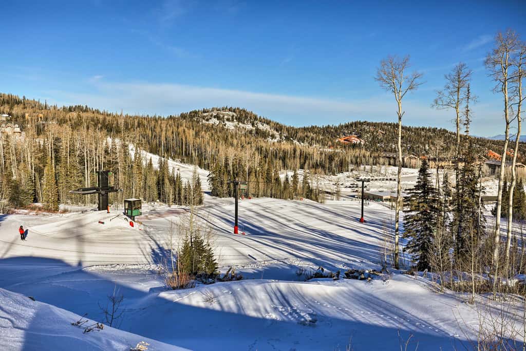 Ski-In/Ski-Out Brian Head Studio