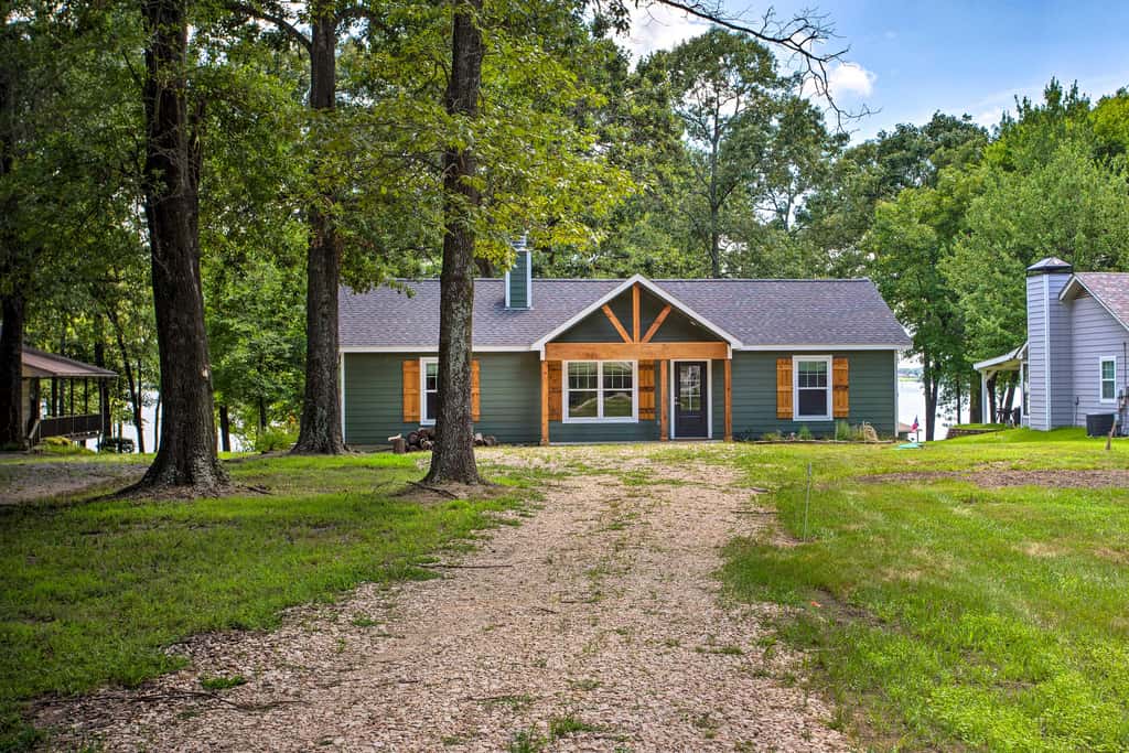 Charming Lake Fork Cottage w/ Screened-In Porch!