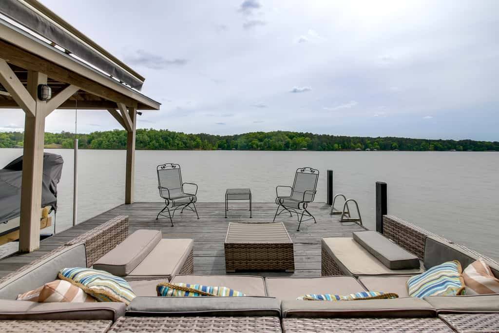 Pet-Friendly Lake Sinclair Home w/ Boat Dock!