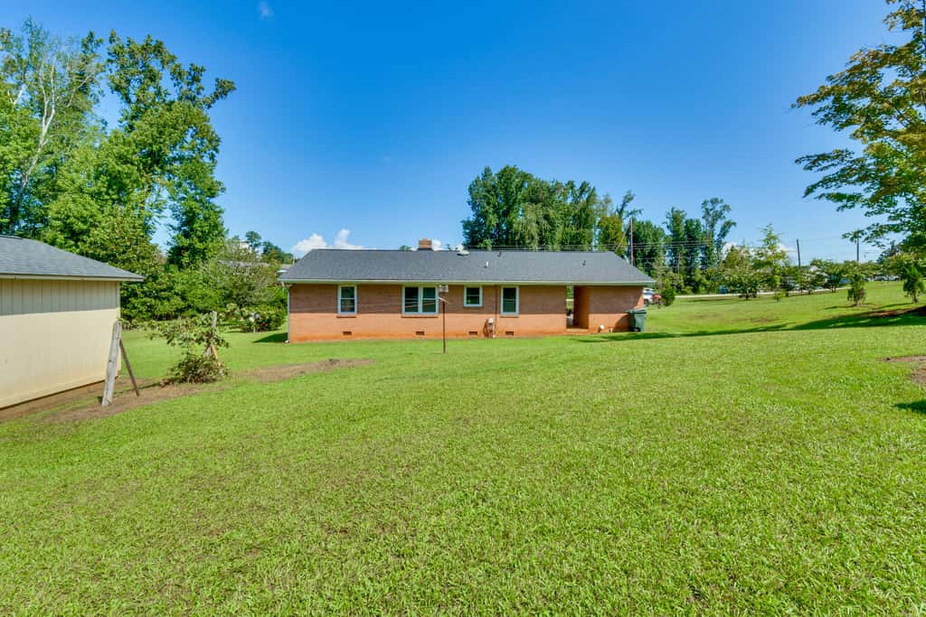 8 Mi to Clemson: Peaceful Family Home w/ Yard
