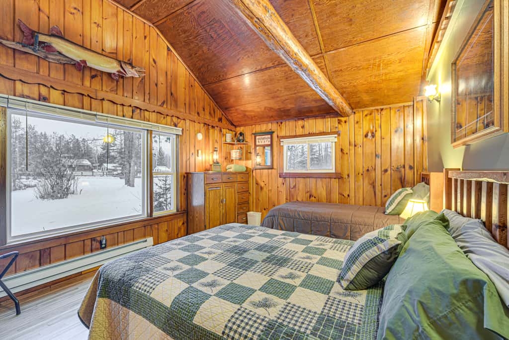 Hayward Retreat on the Chippewa Flowage w/ Dock!