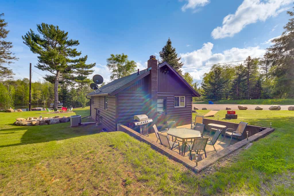 Hayward Retreat on the Chippewa Flowage w/ Dock!