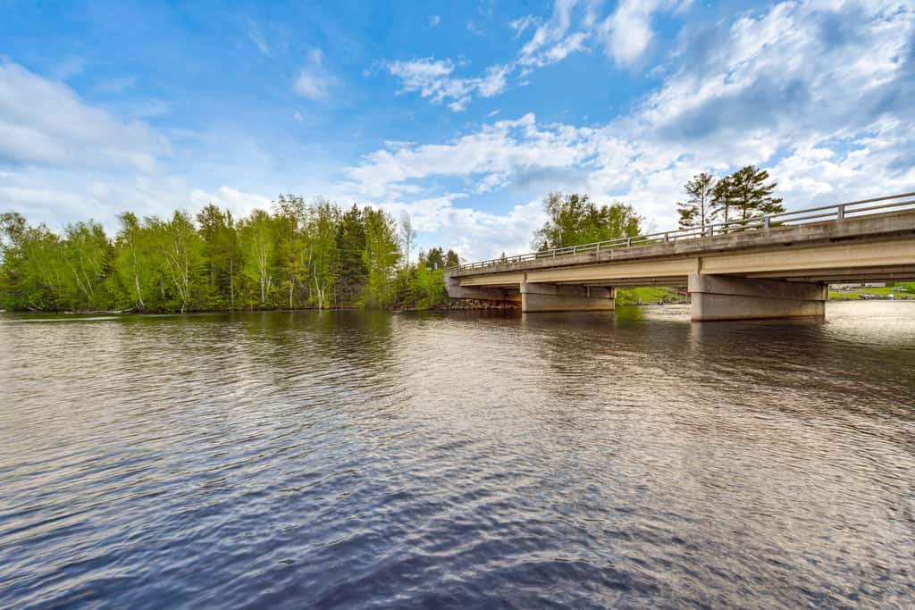 Hayward Retreat on the Chippewa Flowage w/ Dock!