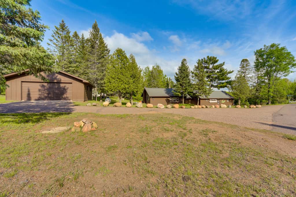 Hayward Retreat on the Chippewa Flowage w/ Dock!