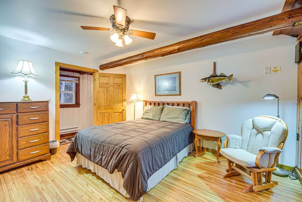Hayward Retreat on the Chippewa Flowage w/ Dock!