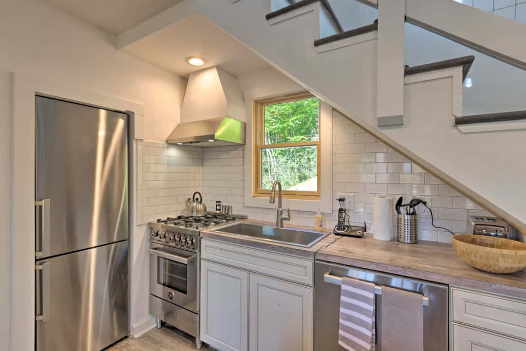 Panoramic Mtn Views & Hot Tub! Secluded Marion Gem