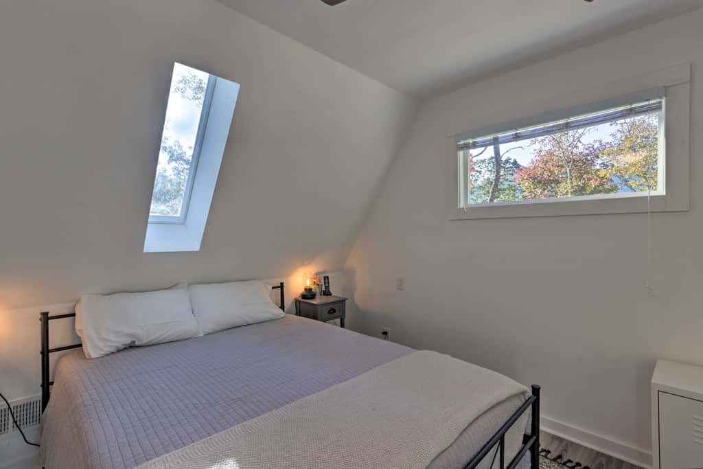 Panoramic Mtn Views & Hot Tub! Secluded Marion Gem