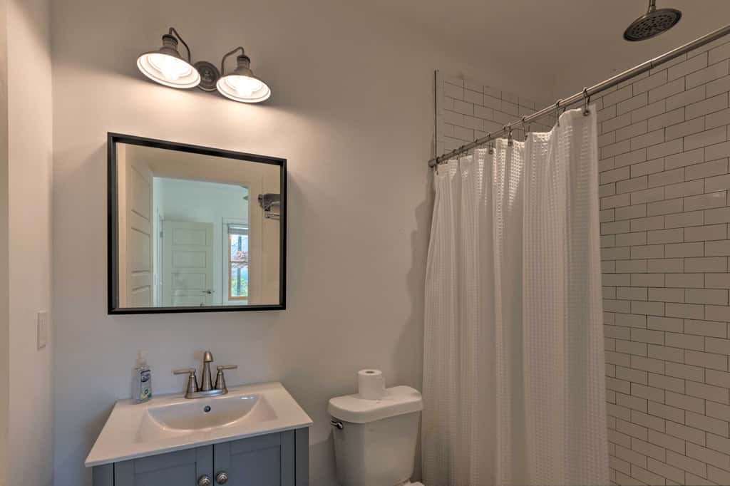 Panoramic Mtn Views & Hot Tub! Secluded Marion Gem