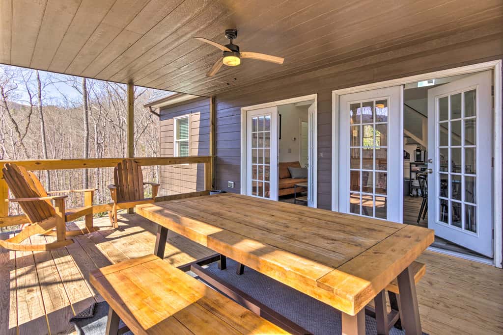 Panoramic Mtn Views & Hot Tub! Secluded Marion Gem