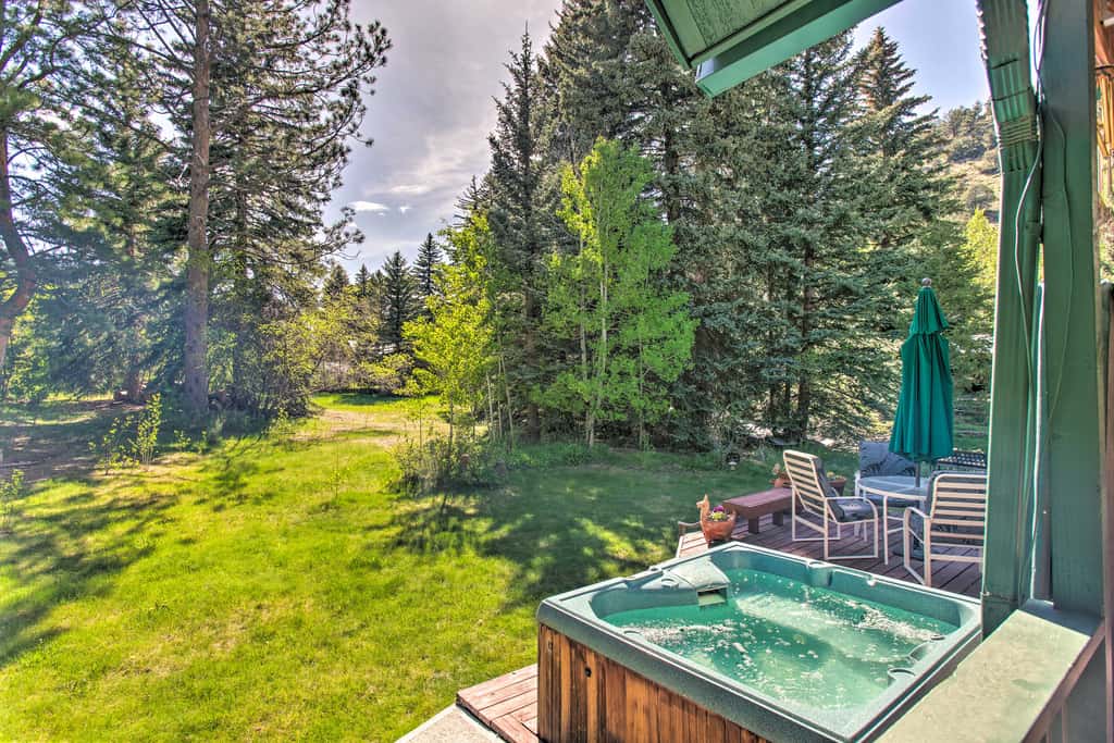 ‘Chicago Creek B & B‘: 1 Mi to Mt Blue Sky!