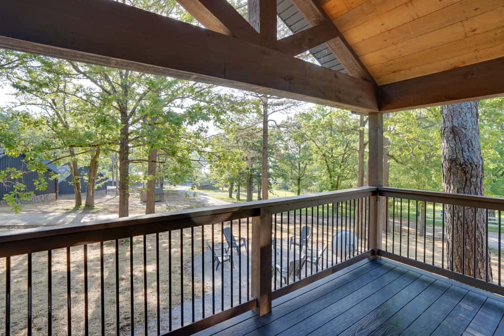 Steps to Lake! Pet-Friendly Murray Retreat w/ Deck