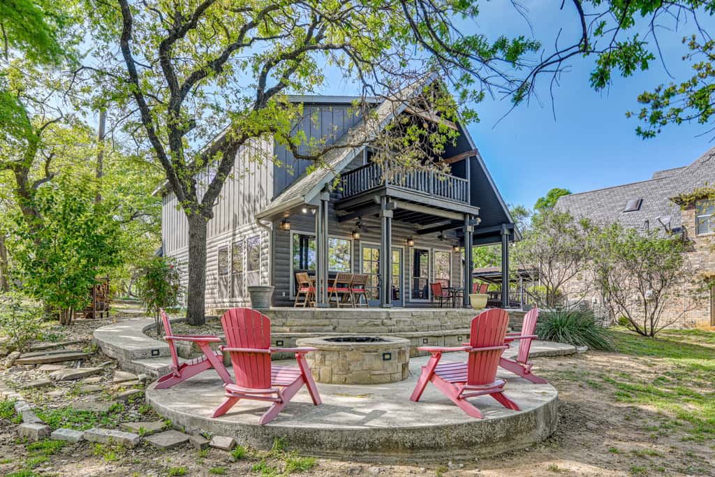 Lakefront Chico Haven w/ Multi-Level Private Dock!