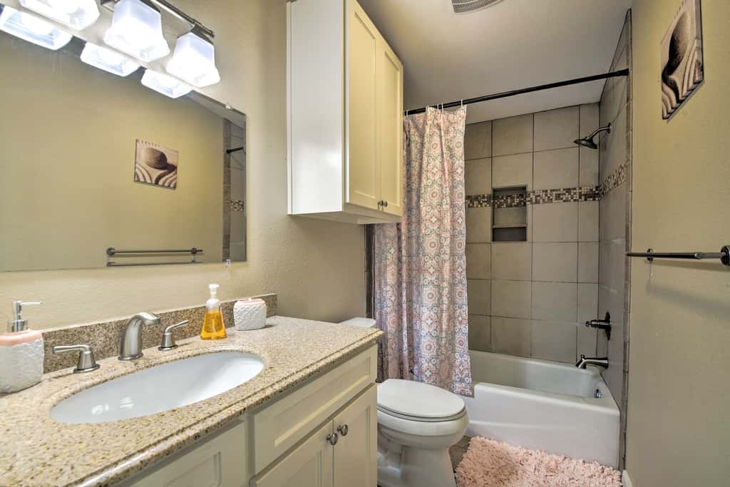 Spacious Granbury Home w/ Lakefront Outdoor Oasis!