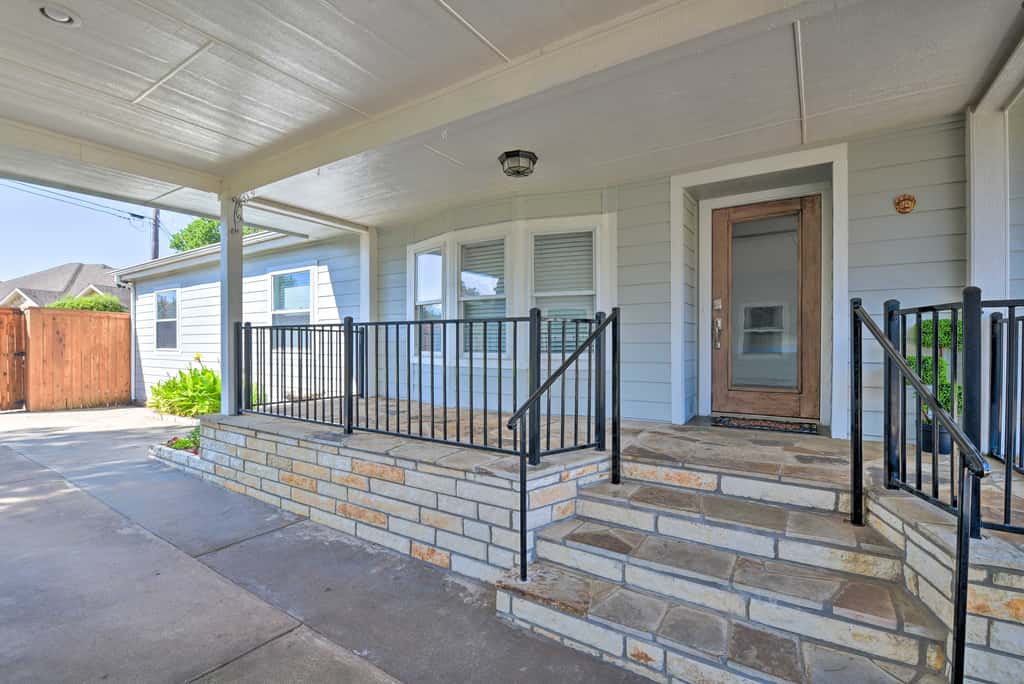 Spacious Granbury Home w/ Lakefront Outdoor Oasis!