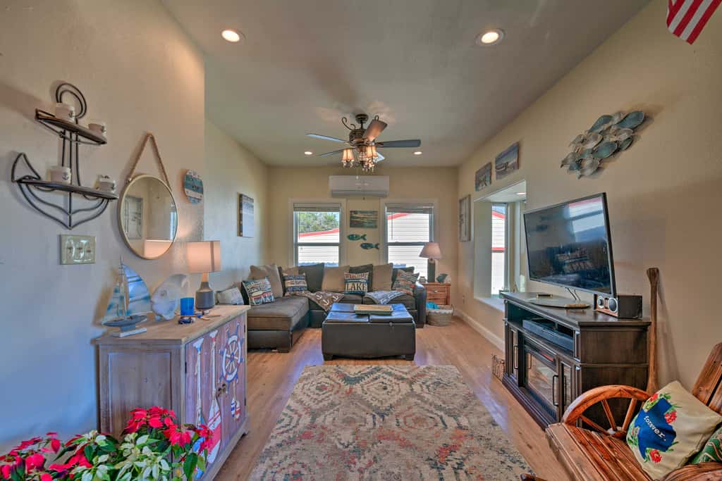 Steps to Lake! Charming Cabin: Pool Access & Decks