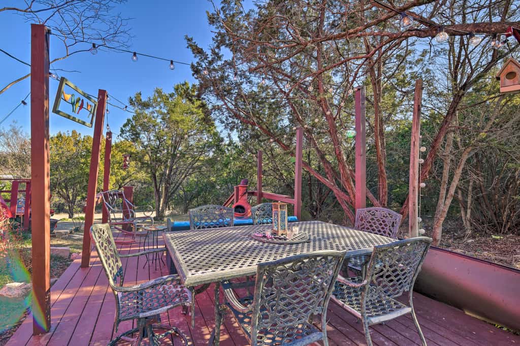 Steps to Lake! Charming Cabin: Pool Access & Decks