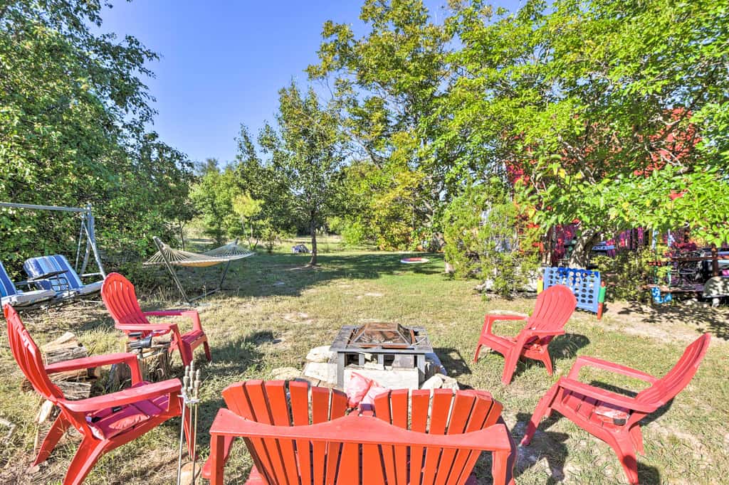 Steps to Lake! Charming Cabin: Pool Access & Decks