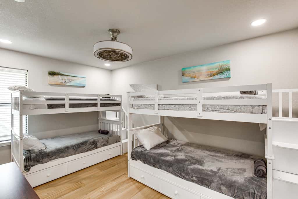 Home on Lake Granbury w/ Hot Tub: 5 Mi to Dtwn!