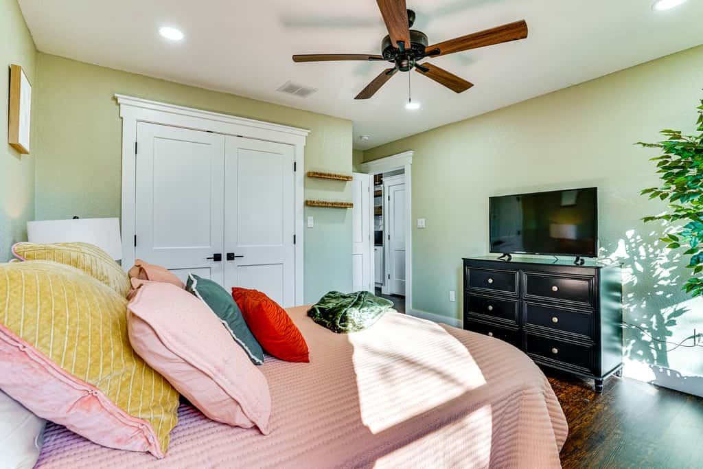< 2 Mi to Lake Granbury! Family Home w/ Large Yard