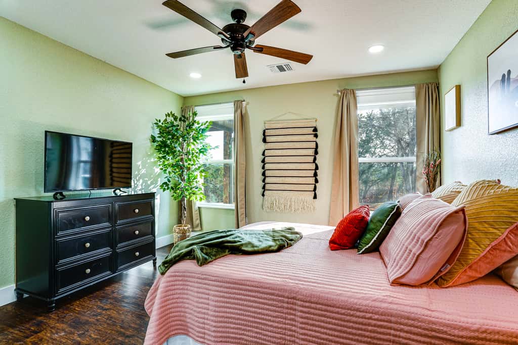 < 2 Mi to Lake Granbury! Family Home w/ Large Yard