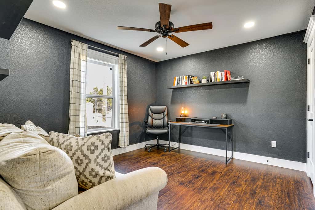 < 2 Mi to Lake Granbury! Family Home w/ Large Yard