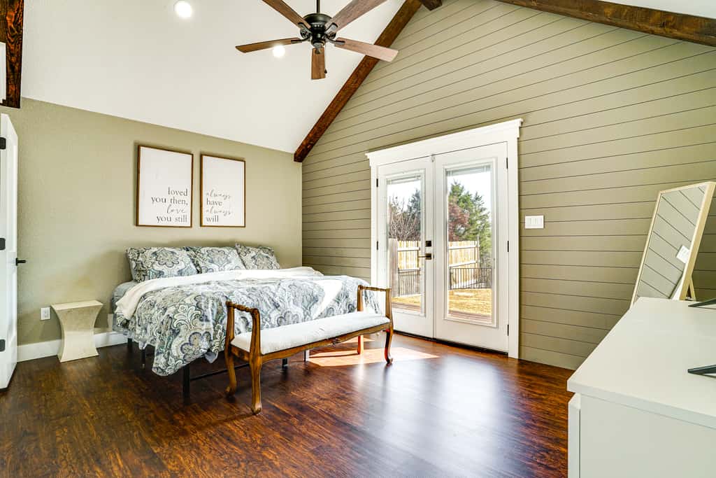 < 2 Mi to Lake Granbury! Family Home w/ Large Yard