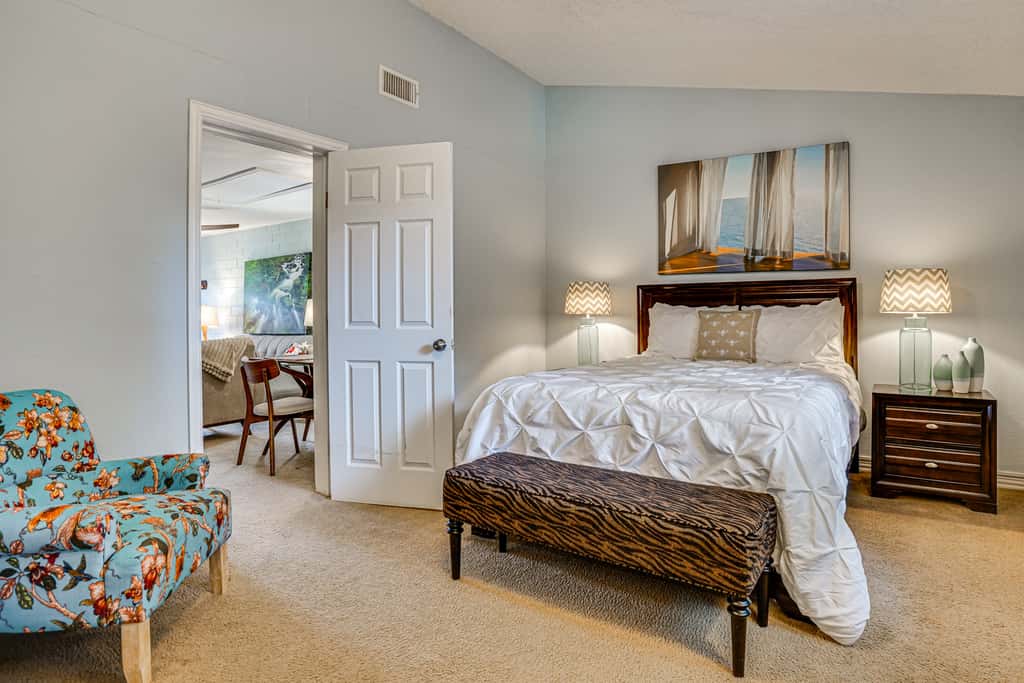 5 Mi to Will Rogers Center! Private Oasis w/ Grill