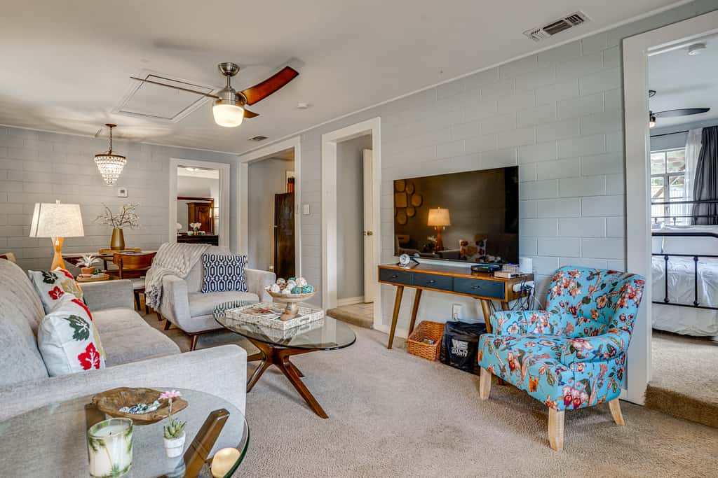 5 Mi to Will Rogers Center! Private Oasis w/ Grill